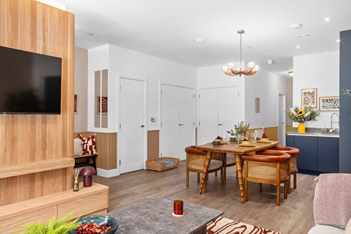 3 Bedroom Flat For Sale In Tandy Place, London, E20