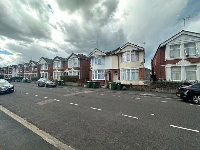 5 Bedroom House To Rent In Harborough Road, Southampton, SO15