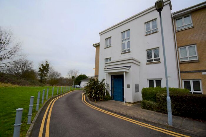 2 Bedroom Apartment To Rent In Sovereign Heights, Slough, SL3