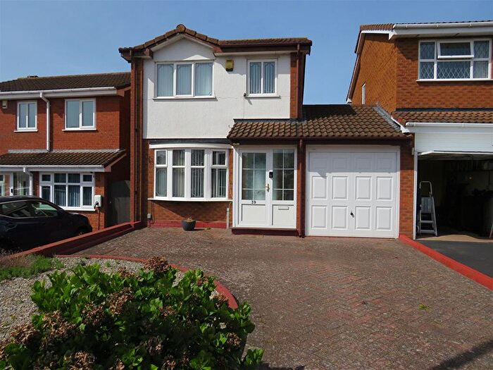 3 Bedroom Link Detached House For Sale In Whittleford Grove, Castle Bromwich, Birmingham, B36