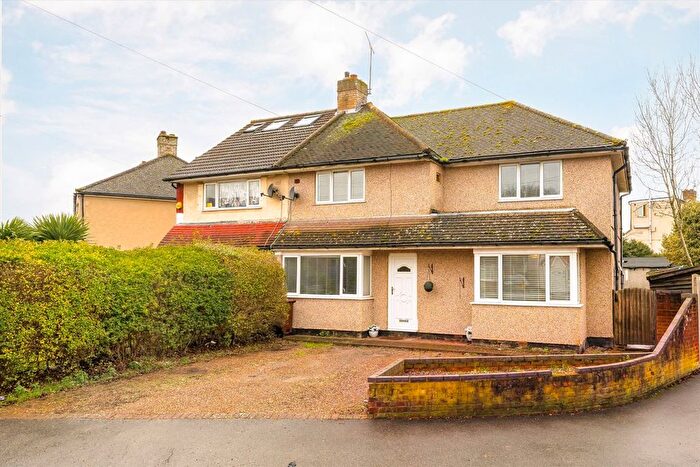 4 Bedroom Semi Detached House For Sale In The Alders, Hanworth, TW13