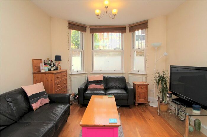 2 Bedroom Flat To Rent In Lammas Park Road, London, W5