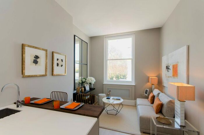 2 Bedroom Flat To Rent In Gloucester Road, South Kensington, London, SW7