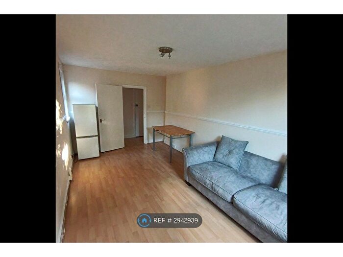 2 Bedroom Flat To Rent In Elliott Road, Thornton Heath, CR7