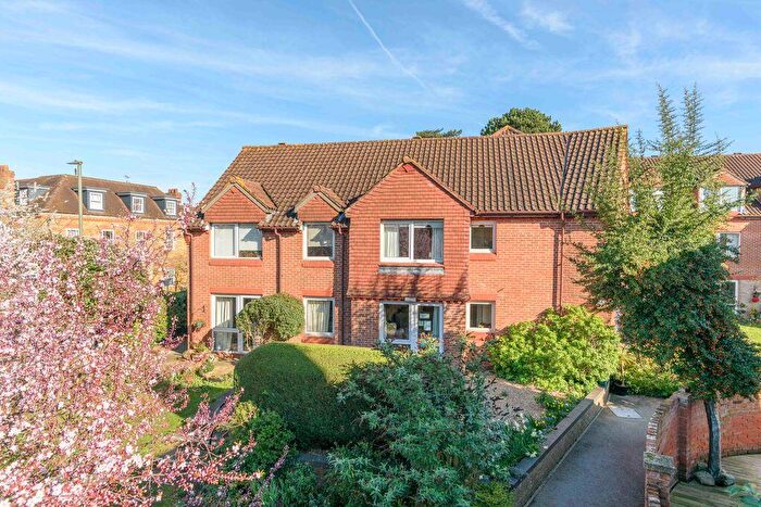 1 Bedroom Retirement Property For Sale In Springfield Meadows, Weybridge, KT13