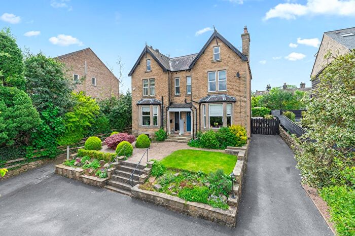 4 Bedroom Semi Detached House For Sale In Bradford Road, Menston, Ilkley, West Yorkshire, LS29