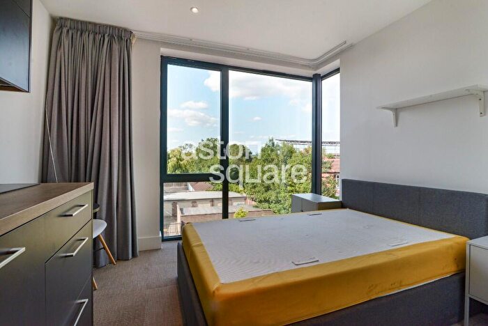 Studio To Rent In Woodlands Road, Harrow, Middlesex, HA1