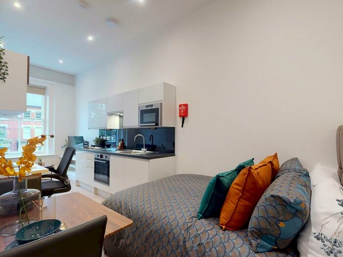 Studio To Rent In Hyde Terrace, Leeds, West Yorkshire, LS2