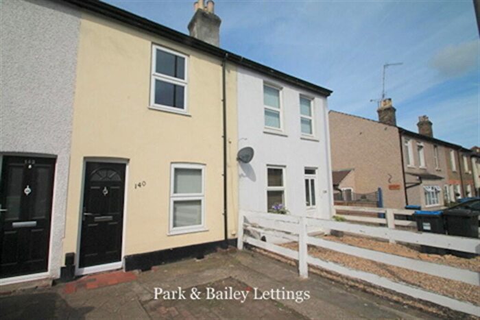 2 Bedroom House To Rent In Bedroom Terraced House In Whyteleafe, CR3