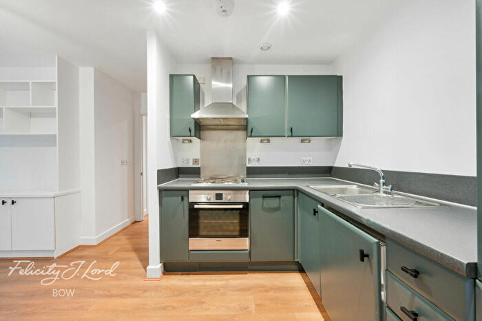 2 Bedroom Flat For Sale In Meath Crescent, London, E2
