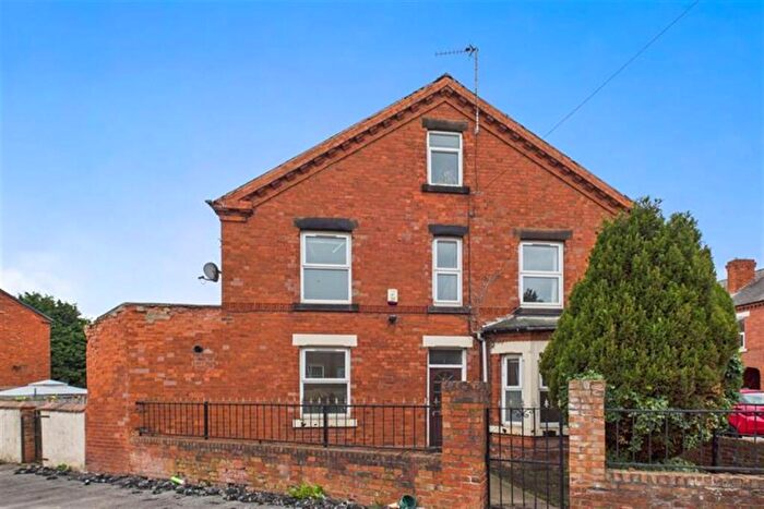 3 Bedroom Terraced House For Sale In Bolsover Street, Hucknall, NG15