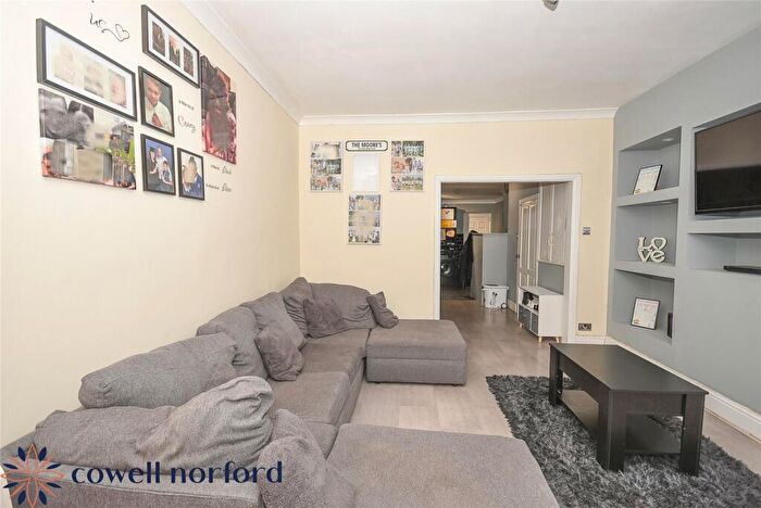 3 Bedroom Terraced House For Sale In Isabella Street, Syke, Rochdale, OL12