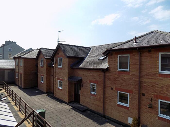1 Bedroom Apartment To Rent In High Street, Bangor, Gwynedd, LL57