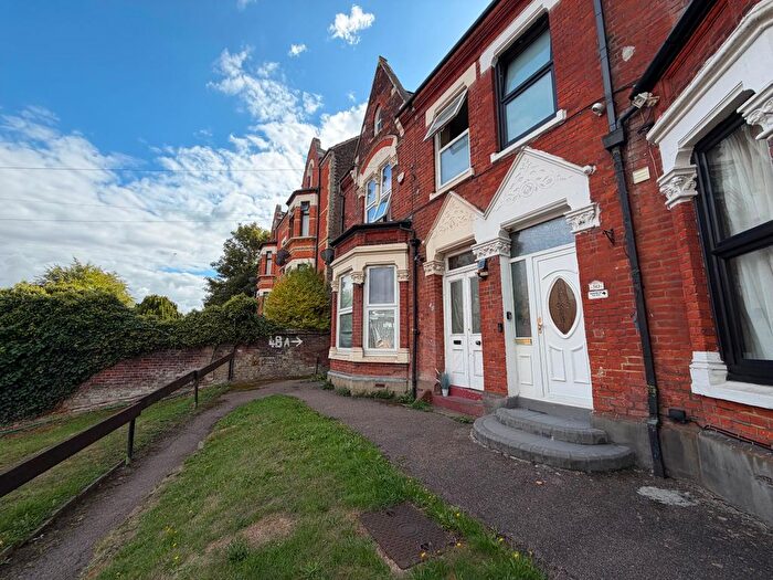 1 Bedroom Maisonette To Rent In A Napier Road, Luton, LU1