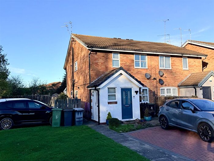 2 Bedroom Maisonette For Sale In Avebury Close, Crowhill, Nuneaton, CV11