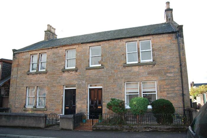 4 Bedroom Semi-Detached House To Rent In Charles Street, Crown, Inverness, IV2