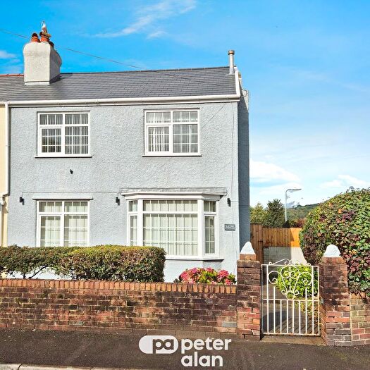 3 Bedroom Property To Rent In Glen Road, Neath, SA11