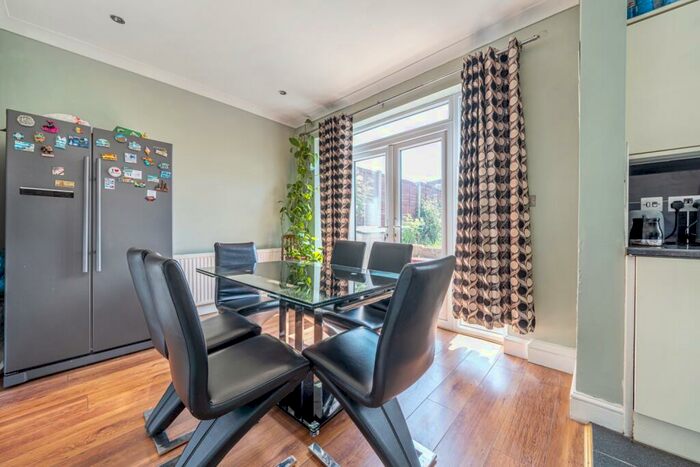 4 Bedroom Terraced House To Rent In Wickham Lane London, SE2