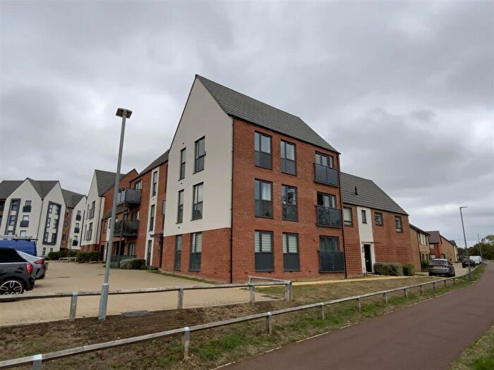 2 Bedroom Apartment For Sale In Harris Way, Glebe Farm, Milton Keynes, MK17