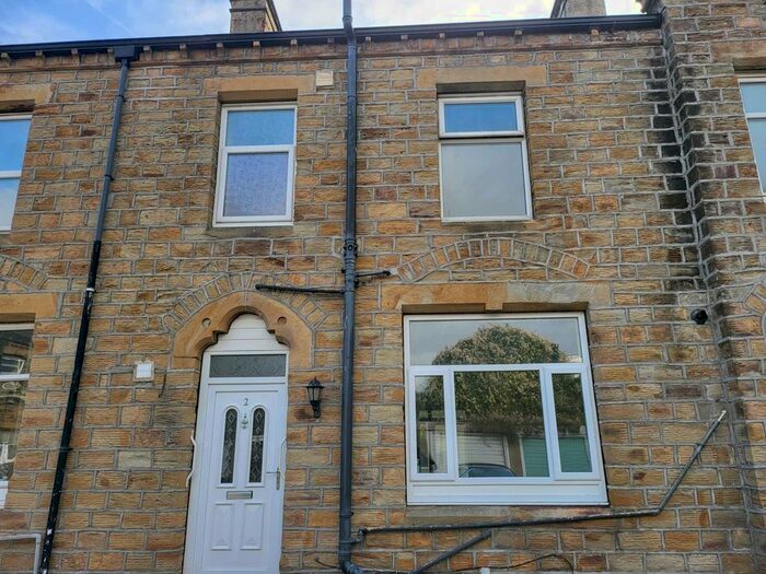 4 Bedroom Terraced House To Rent In West Vale, Dewsbury, WF12