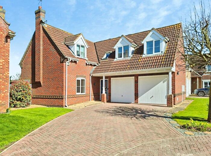 4 Bedroom Detached House For Sale In Beckett Drive, Spalding, Lincolnshire, PE11