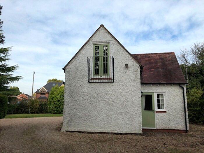 1 Bedroom Flat To Rent In Creynolds Lane, Cheswick Green, Solihull, West Midlands, B90