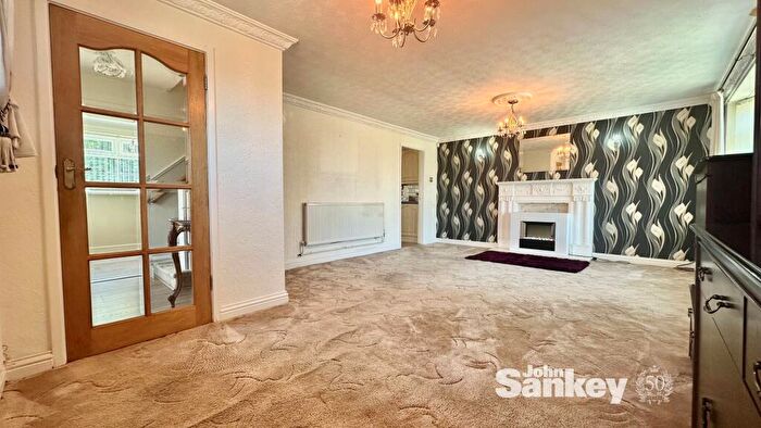 2 Bedroom Detached House For Sale In Westfield Drive, Mansfield, NG19