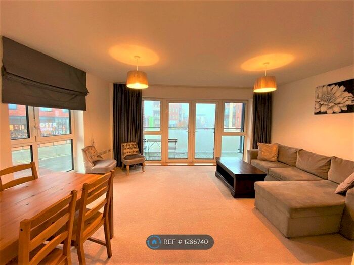 2 Bedroom Flat To Rent In Postel House, Oakgrove, Milton Keynes MK10