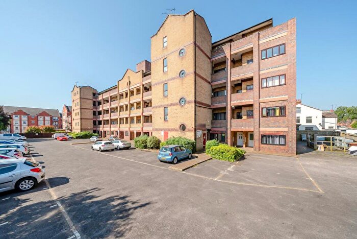 1 Bedroom Flat To Rent In Baronson Gardens, Abington, Northampton, NN1