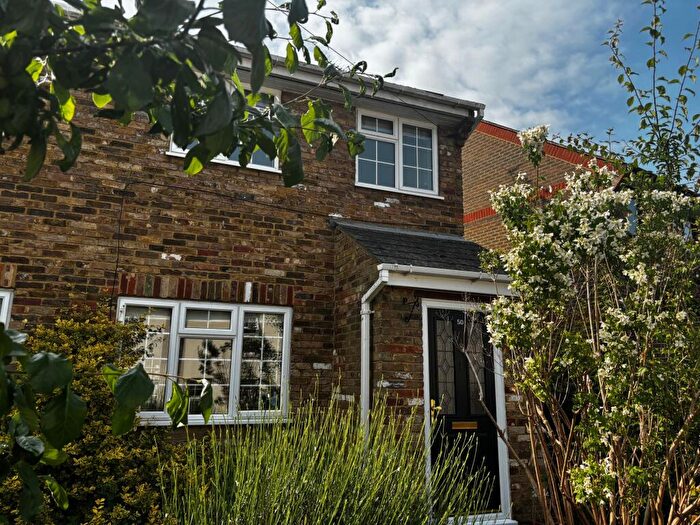 3 Bedroom House To Rent In King Street, Tring, HP23