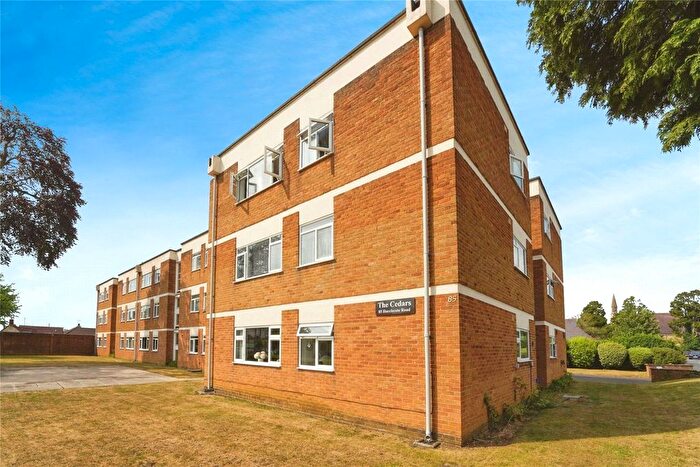 2 Bedroom Flat For Sale In Hucclecote Road, Gloucester, Gloucestershire, GL3