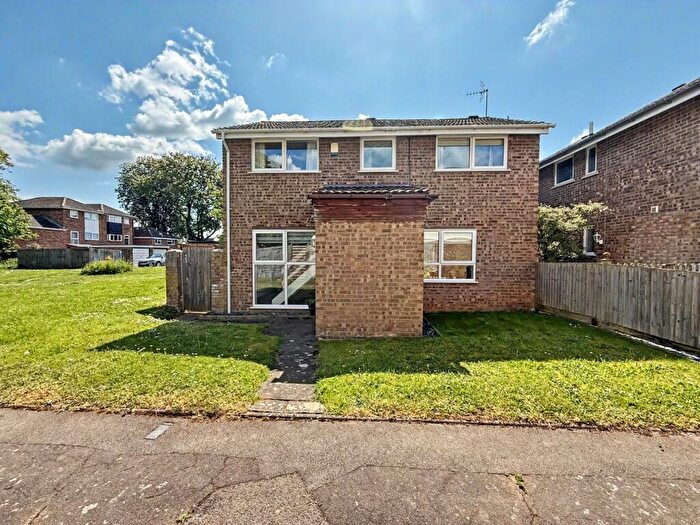 3 Bedroom Detached House For Sale In Harmans Way, Weedon, NN7