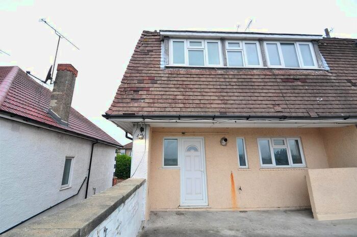 4 Bedroom Flat To Rent In Marion Crescent, Orpington, BR5