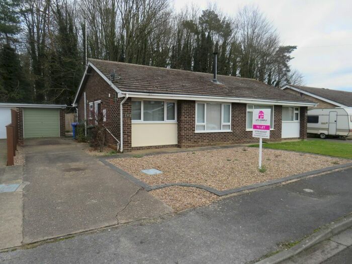 2 Bedroom Semi-Detached Bungalow To Rent In Oak Crescent, Boston PE21