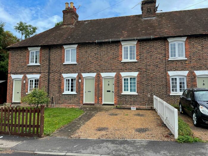 2 Bedroom Cottage To Rent In Pattenden Lane, Marden, Tonbridge, TN12