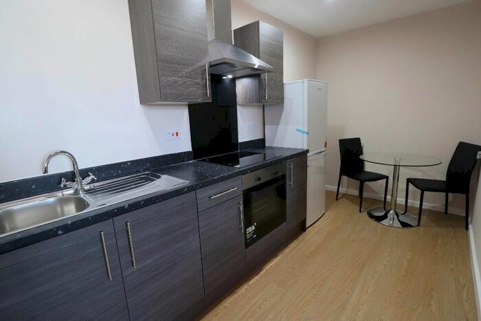 1 Bedroom Flat To Rent In Richmond Road, Halifax HX1