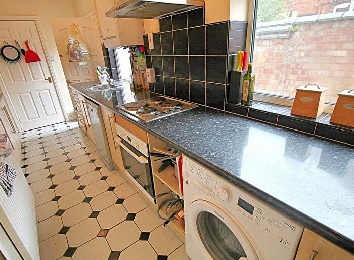 2 Bedroom End Of Terrace House To Rent In Tyndale Street, Leicester, LE3