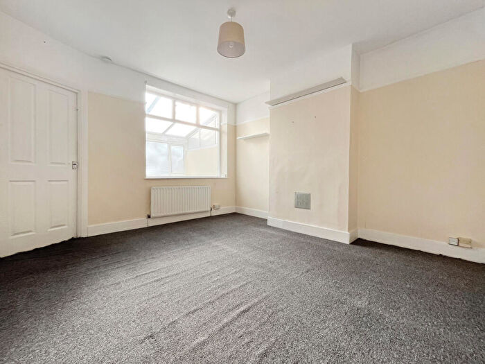 3 Bedroom End Of Terrace House For Sale In Broadway, Rainham, Gillingham, Kent, ME8