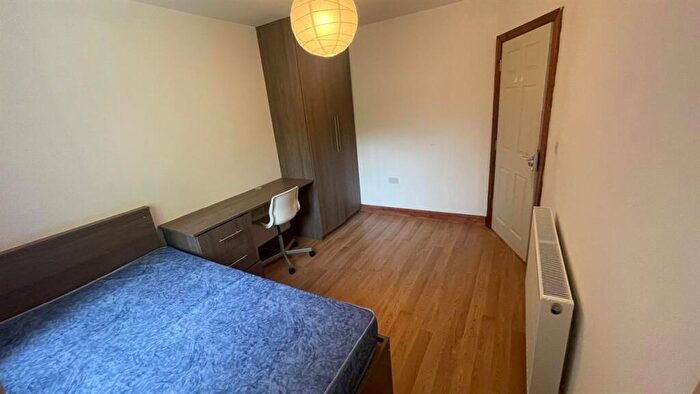 6 Bedroom House To Rent In Clifton Avenue, Manchester, M14