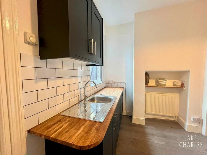 1 Bedroom Flat To Rent In Windsor Road, London, N13