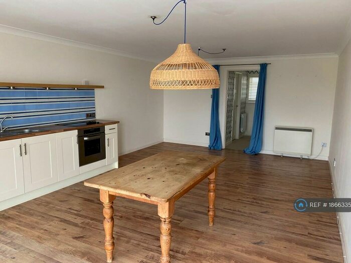 1 Bedroom Flat To Rent In Kingfisher Court, West Bay, Bridport, DT6