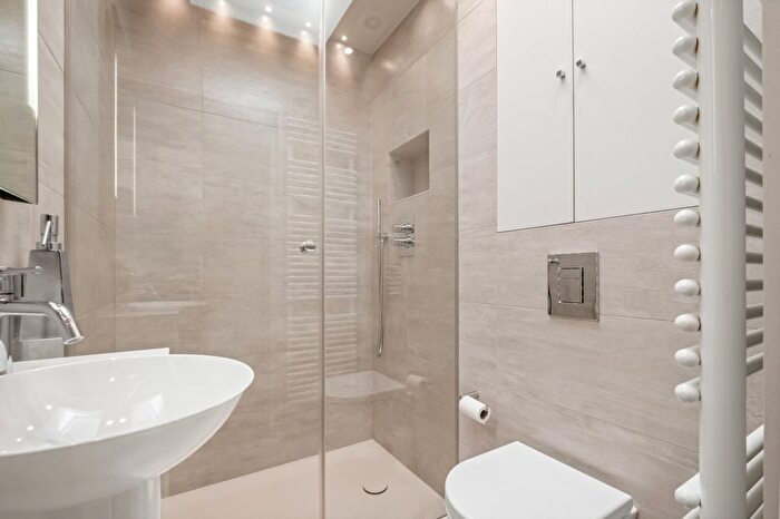 4 Bedroom Terraced House To Rent In Warwick Gardens, Kensington, W14