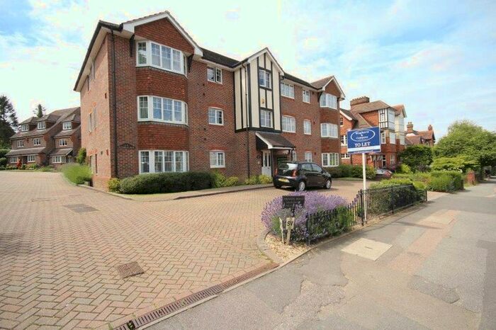 2 Bedroom Flat To Rent In Pembury Road, Tonbridge, TN9