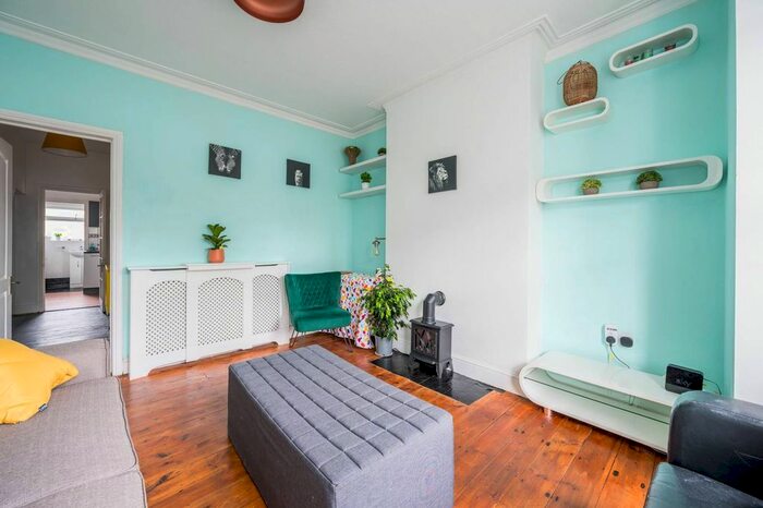 1 Bedroom Flat To Rent In Neuchatel Road, Lewisham, London, SE6