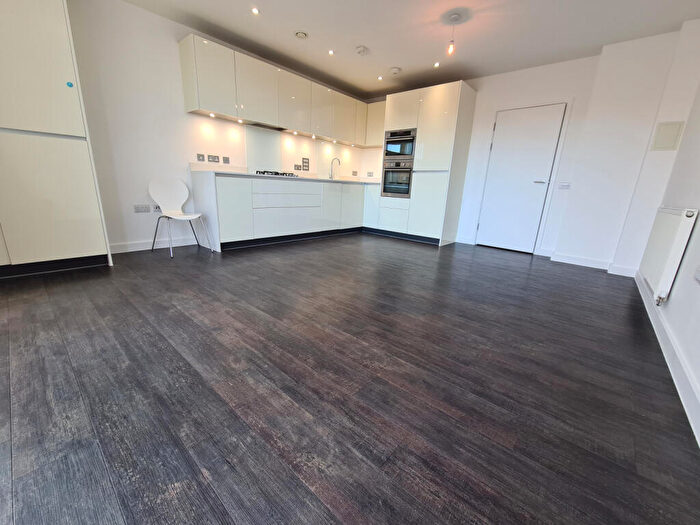 1 Bedroom Flat To Rent In Snowe Building, Regiment Hill, Mill Hill, London, NW7