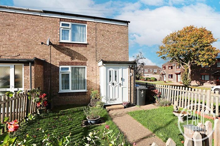 2 Bedroom Semi-detached House For Sale In Buttercup Close, Lowestoft, NR33