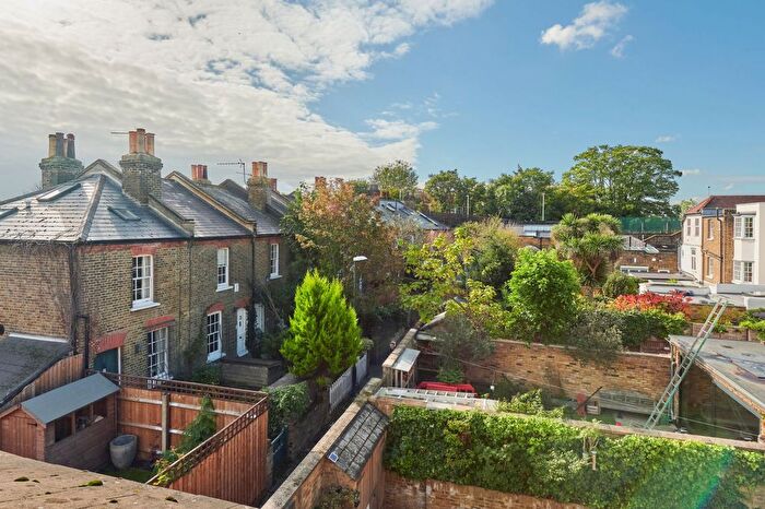 3 Bedroom Terraced House For Sale In Maltings Close, Barnes, SW13