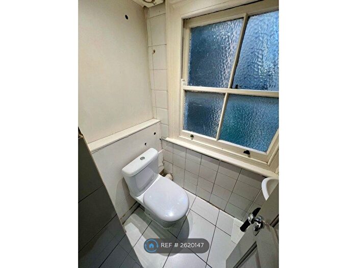 1 Bedroom Flat To Rent In Castletown Road, London, W14