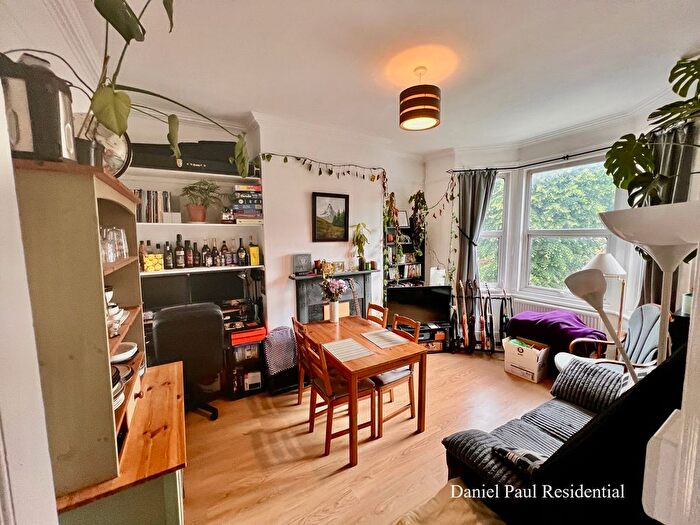 1 Bedroom Flat To Rent In Overdale Road, Ealing, W5