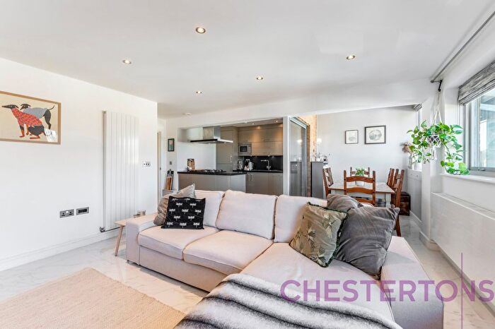 3 Bedroom Flat To Rent In Cygnet House, Woodland Crescent, SE10